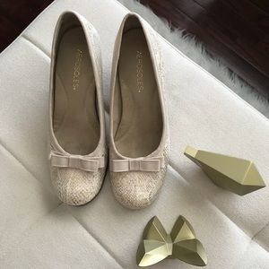 AEROSOLES very cute comfortable pumps.